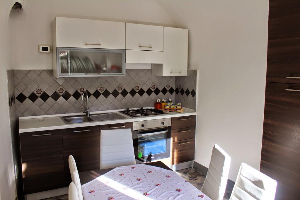 Montegrazie Apartment อิมเปรีอา ห้อง รูปภาพ